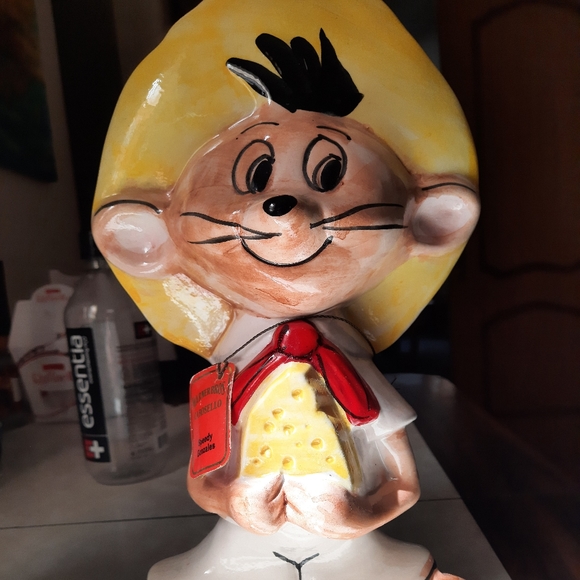 Vintage 2 Warner Bros. 1960s Cartoon Characters Amaretto Bottles-Italy  $50 - Picture 3 of 10